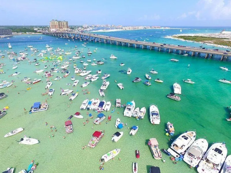 Ground Floor Coastal Condo-Beach Service Included Destin