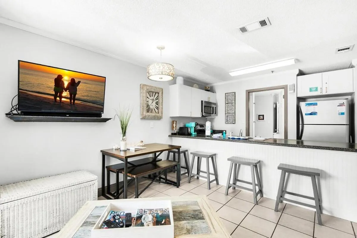 Ground Floor Coastal Condo-Beach Service Included Destin Casa vacanze