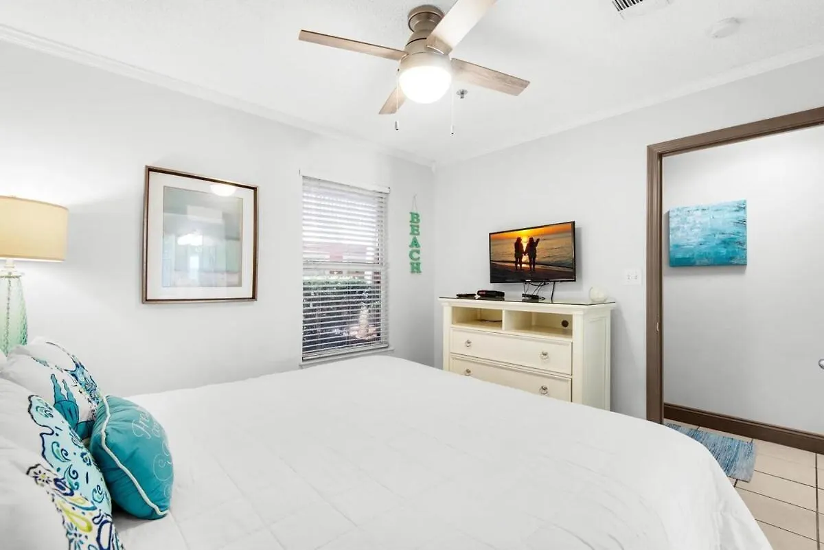 Ground Floor Coastal Condo-Beach Service Included Destin 0*,